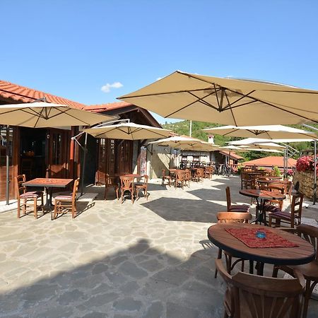 Macedonian Village Hotel & Resort Скопье Экстерьер фото