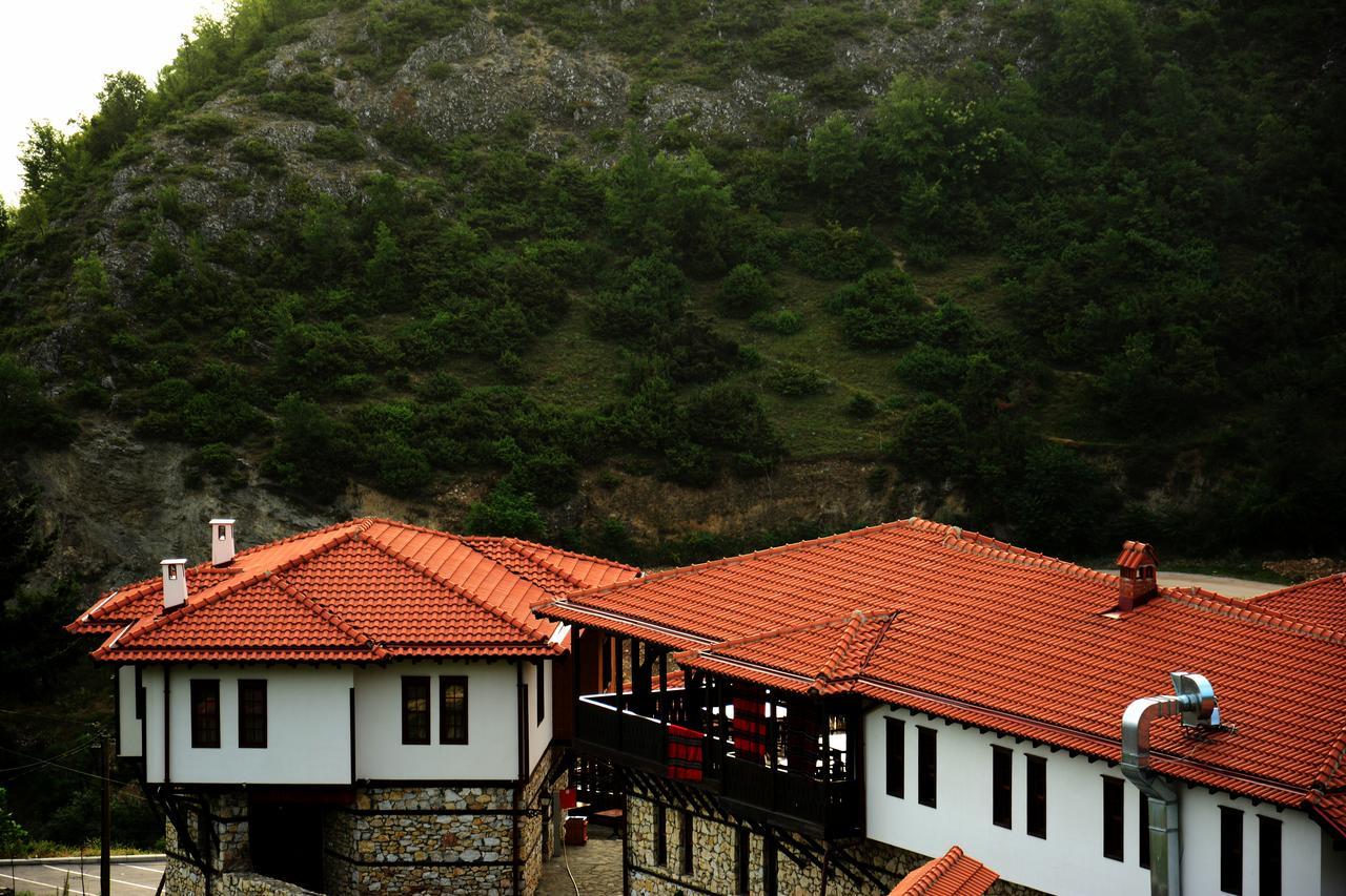 Macedonian Village Hotel & Resort Скопье Экстерьер фото