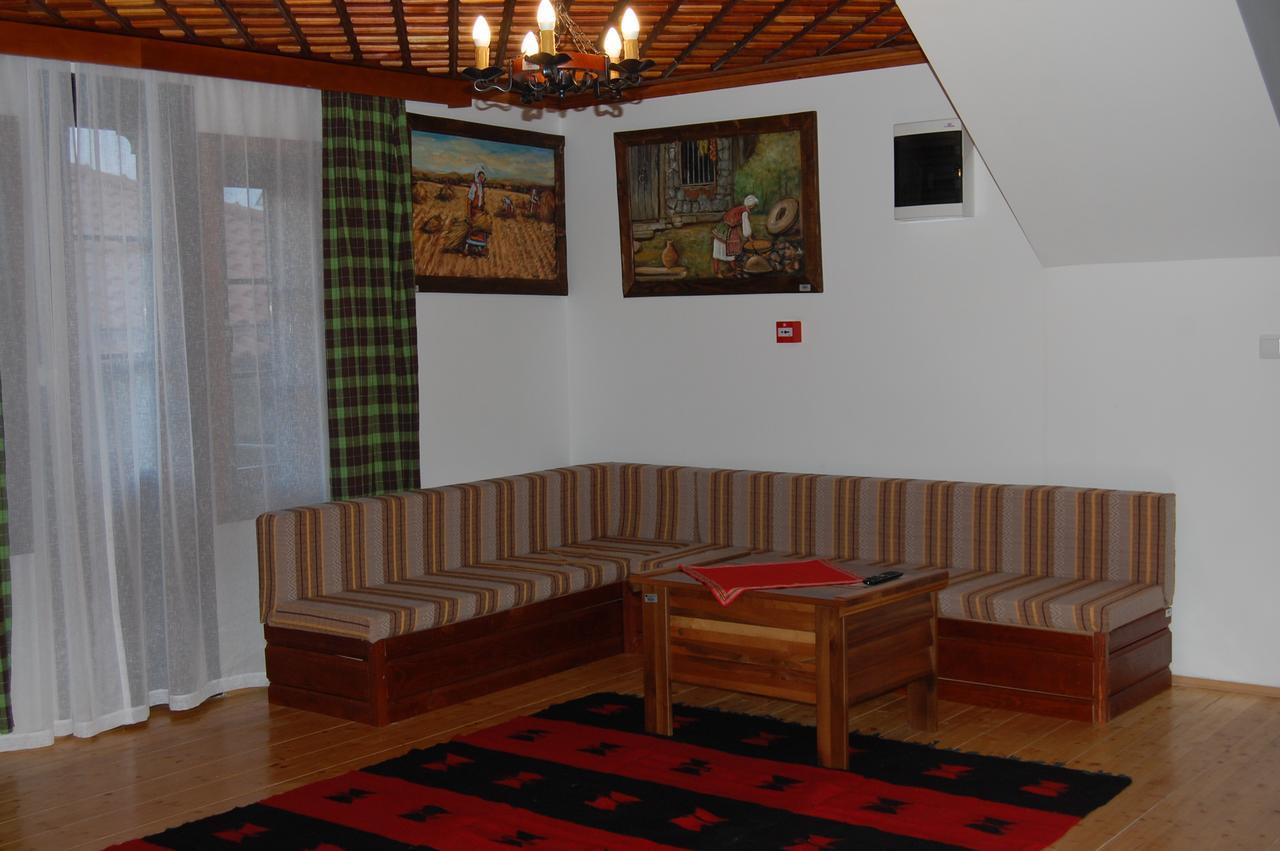 Macedonian Village Hotel & Resort Скопье Экстерьер фото